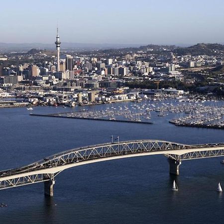 Base Auckland Vandrarhem Exteriör bild