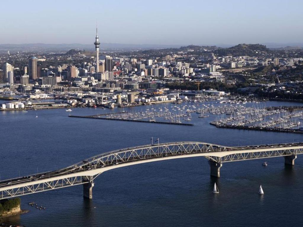 Base Auckland Vandrarhem Exteriör bild