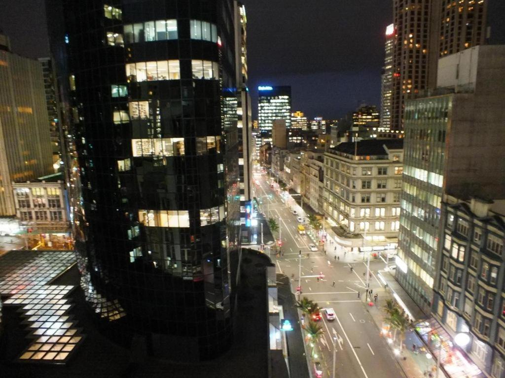 Base Auckland Vandrarhem Exteriör bild